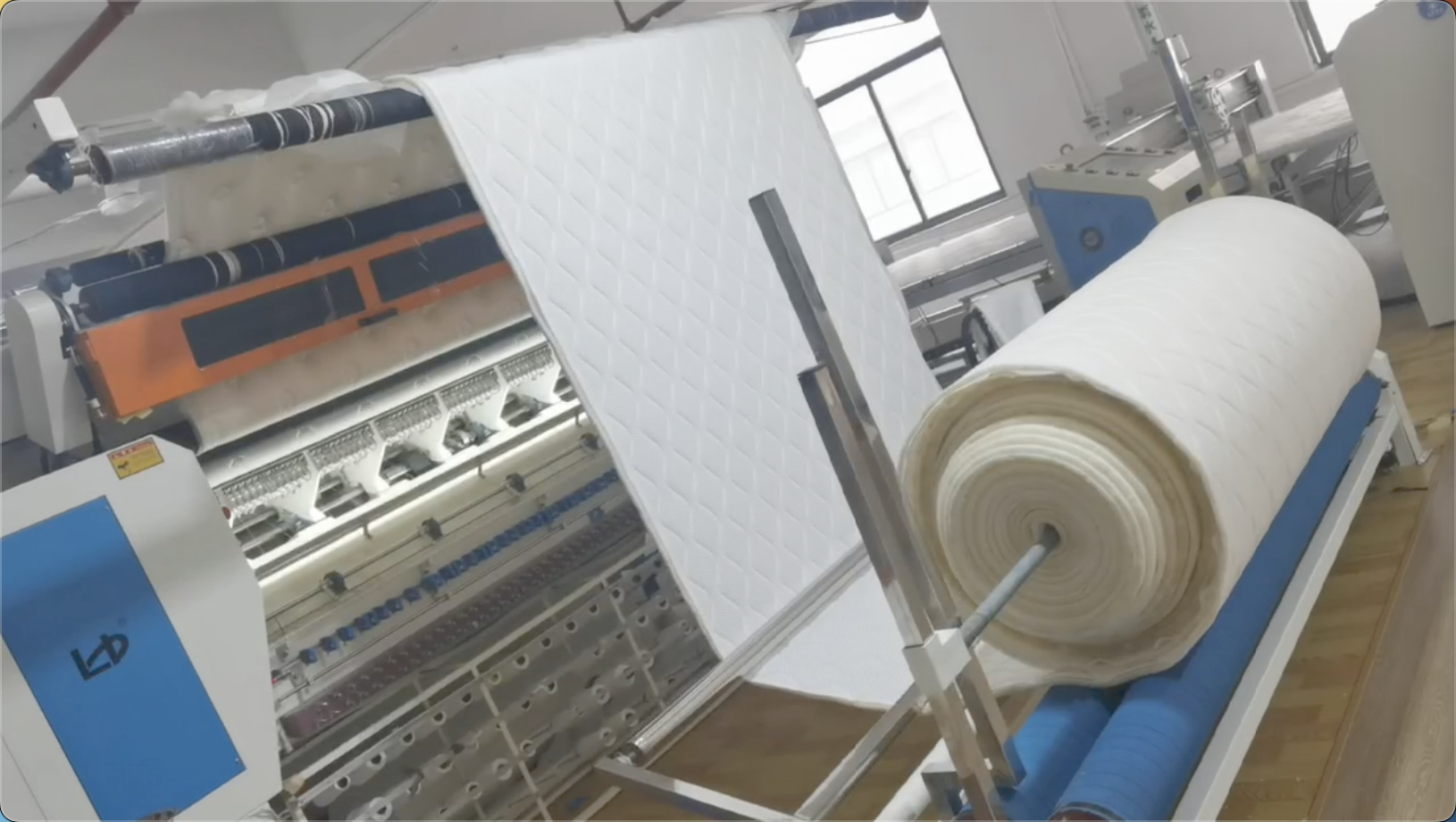 Машина для квилтинга и резки